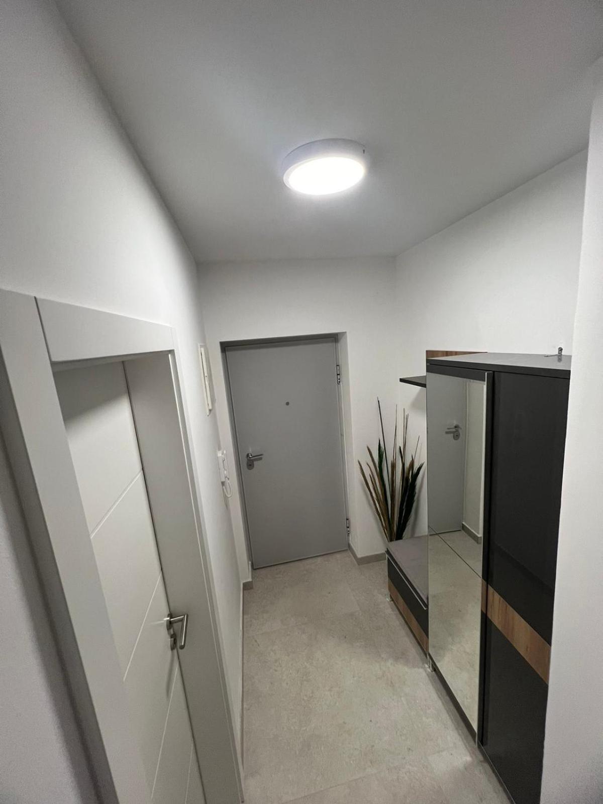 Star Lux Apartment *